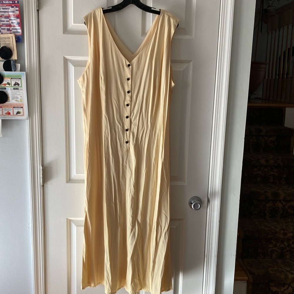 Elegant Yellow Sleeveless Dress